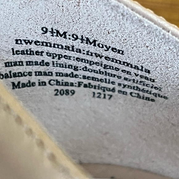 NINE WEST Pointy Dress Pumps.  Tan/Nude. Size 8.5M GUC - Picture 8 of 9